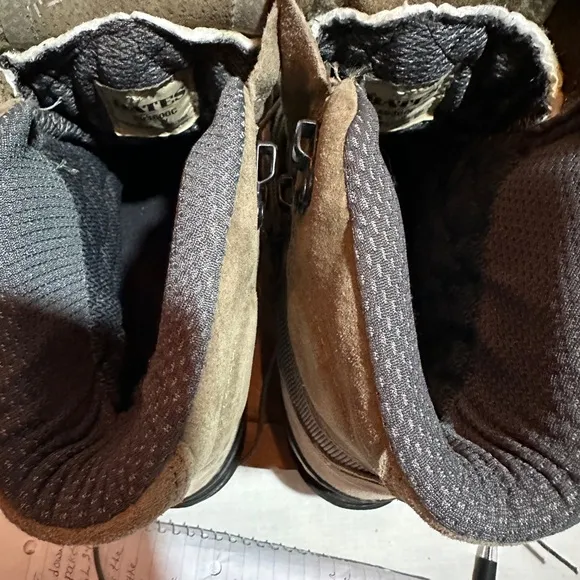 - Bates Military Hiking Boots