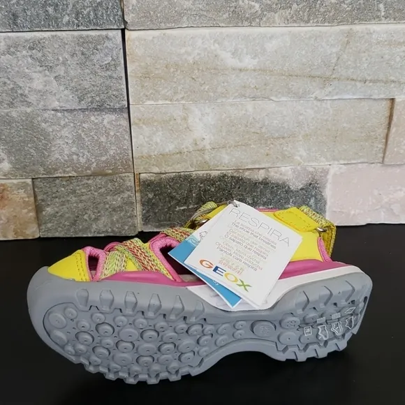 🎁 GEOX Kids J Borealis Sandals