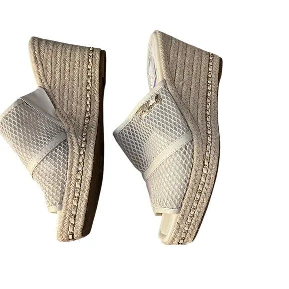 ✅ Karl Lagerfeld Paris Corissa Wedge Peep Toe Mule Ecru/White in Sz 10