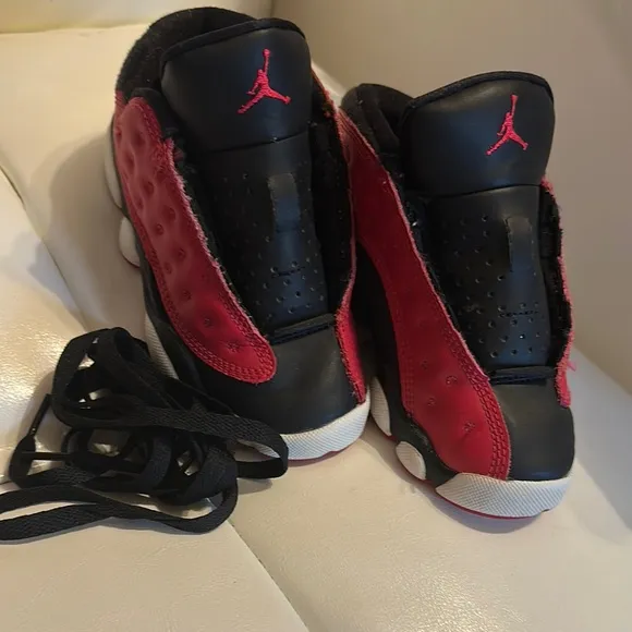 🎮🎀 Nike Jordan Kids' Retro 13 Black and Red Sneakers Size 11C