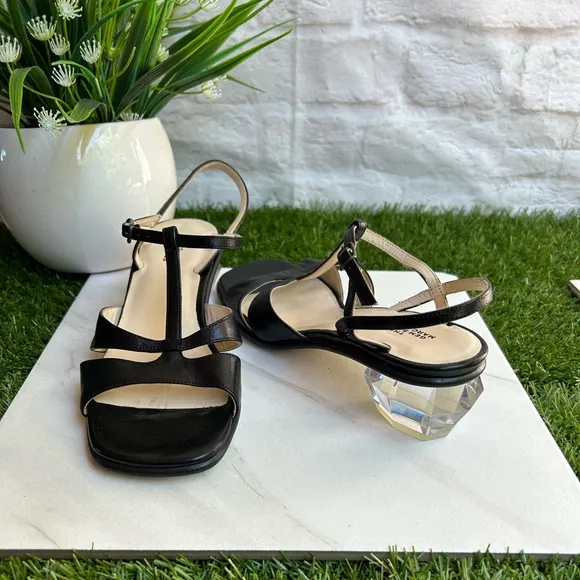 - THE MARC JACOBSWomen's The Gem Sandal T-Strap Sandals black leather siz…37