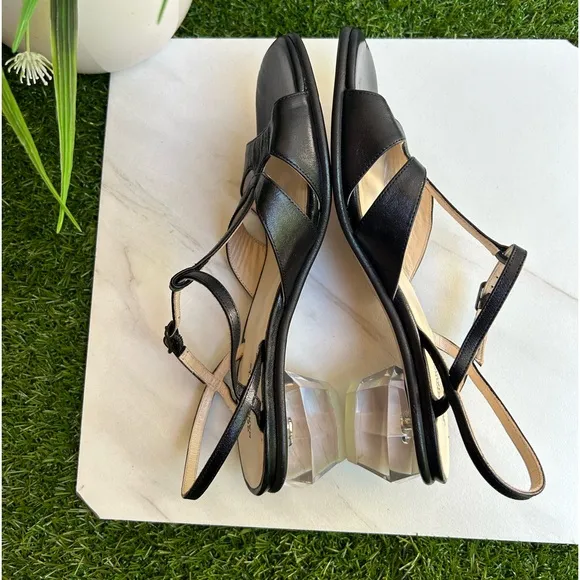 - THE MARC JACOBSWomen's The Gem Sandal T-Strap Sandals black leather siz…37