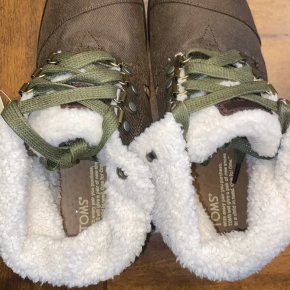 🆕 Toms Highland Botas Brown Fold Over Shearling boot/shoe women’s size 8…