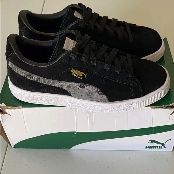 18:04 PUMA Suede Classic Ambush Sneakers