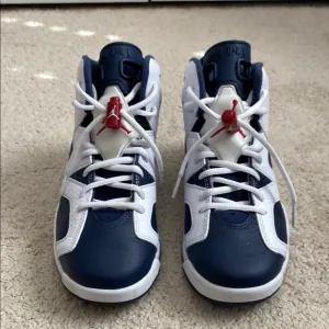 2024‎ Air Jordan 6 Retro Olympic White Midnight Navy (GS) 384665-164 Size 5Y