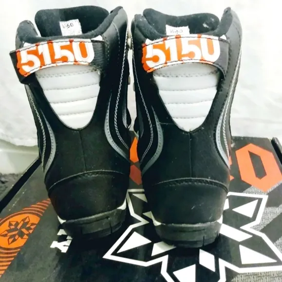 5150 Brigade Snow Boarding Boots Size 4