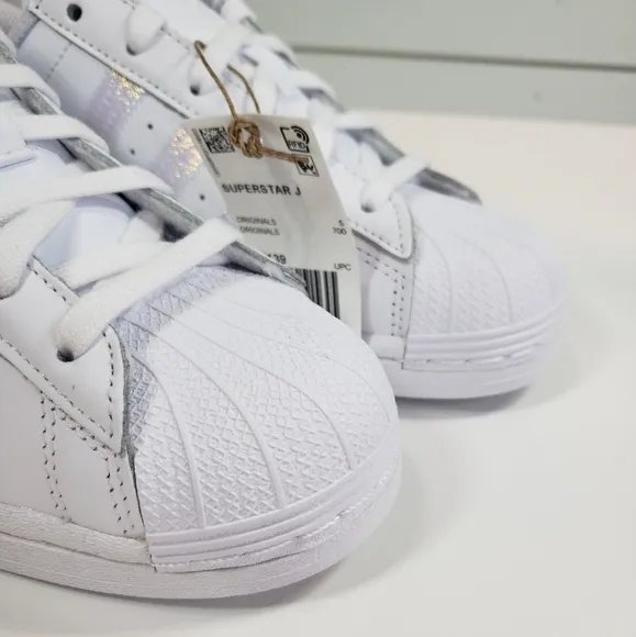 5.5Y Adidas Superstar Junior White Iridescent FV3139 Casual Sneakers