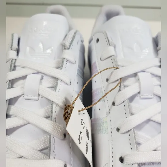 5.5Y Adidas Superstar Junior White Iridescent FV3139 Casual Sneakers