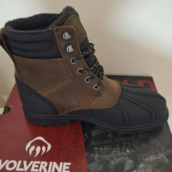 A pair of Wolverine Muscovy Chukka Boots in a men's size 10. NWB with no flaws.