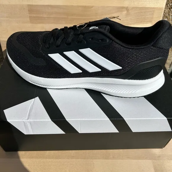 Adidas Alcon Black and White Sneakers size 10.5