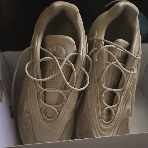 Adidas Beige Sneakers