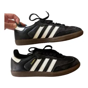 Adidas Black and White leather sambas size women's size 7 (men’s 6)