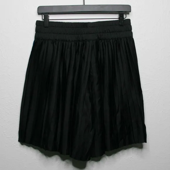 ADIDAS Blue Version Pleated Striped Shorts Black Womens Sz M ❤️