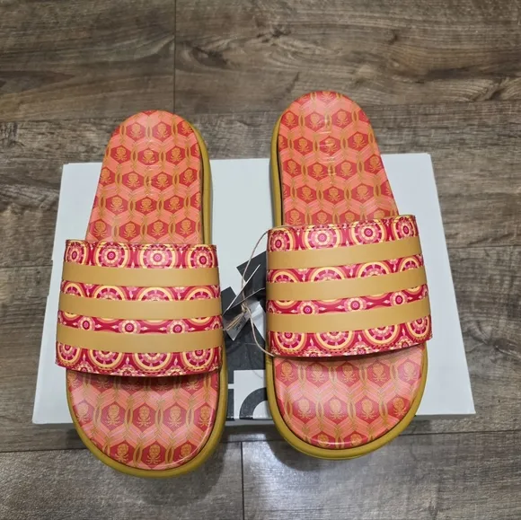 Adidas  Platform Comfort  Yellow Slide Sandals Women Size 9