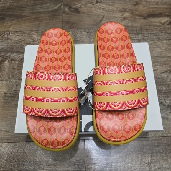Adidas  Platform Comfort  Yellow Slide Sandals Women Size 9