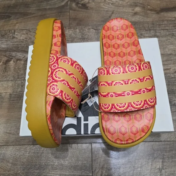 Adidas  Platform Comfort  Yellow Slide Sandals Women Size 9