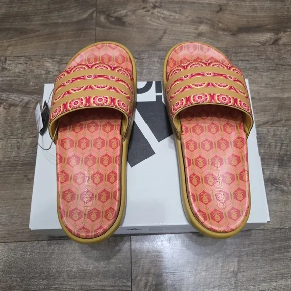 Adidas  Platform Comfort  Yellow Slide Sandals Women Size 9