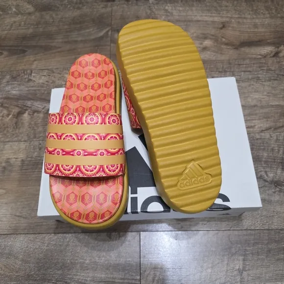 Adidas  Platform Comfort  Yellow Slide Sandals Women Size 9