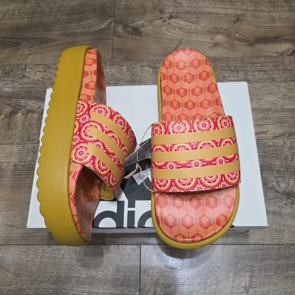 Adidas  Platform Comfort  Yellow Slide Sandals Women Size 9