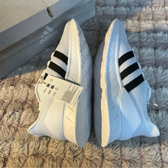 ADIDAS Questar Flow Men's Sneakers size 8