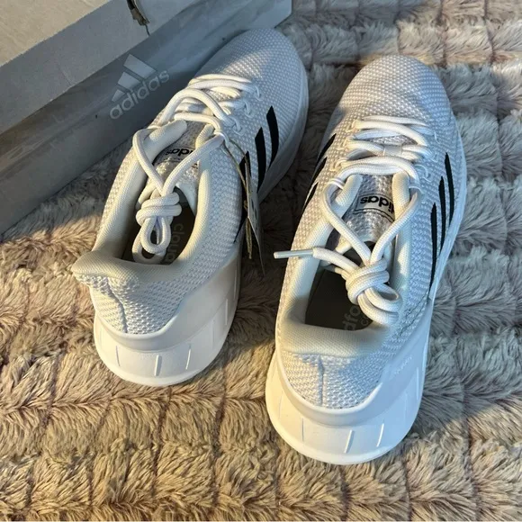 ADIDAS Questar Flow Men's Sneakers size 8
