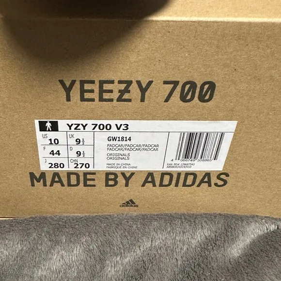 Adidas Yezzy 700 V3 Fade Carbon Red and Black Sneakers New Size 10