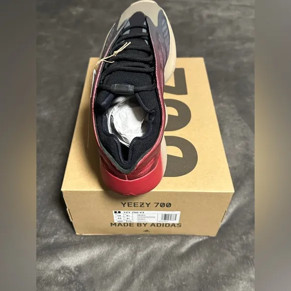 Adidas Yezzy 700 V3 Fade Carbon Red and Black Sneakers New Size 10