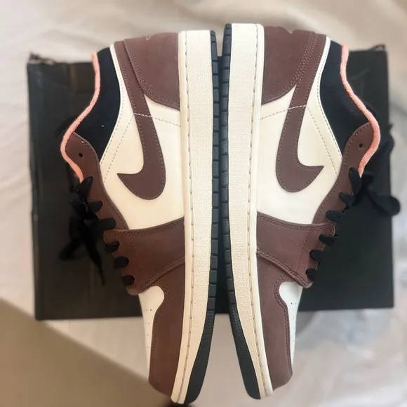 Air Jordan 1 Low Men’s Size 11