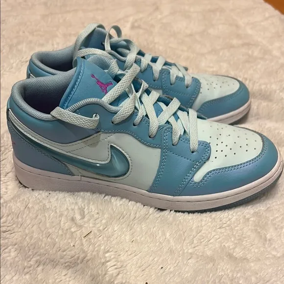 Air Jordan 1 Low SE GS 'Aquarius Blue'
