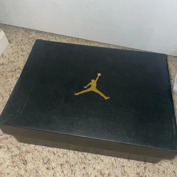 Air Jordan 1 mid-retro in red/black. Size 8.5 M