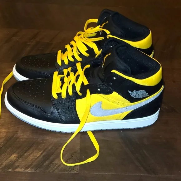 Air Jordan 1 Phat 'Black Speed Yellow'Nike Black, Yellow And Grey Sneakers