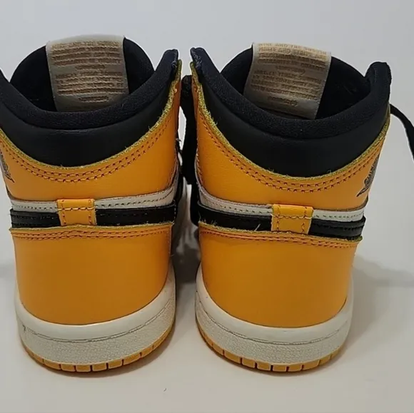 Air Jordan 1 Retro High OG Yellow Toe Sneakers