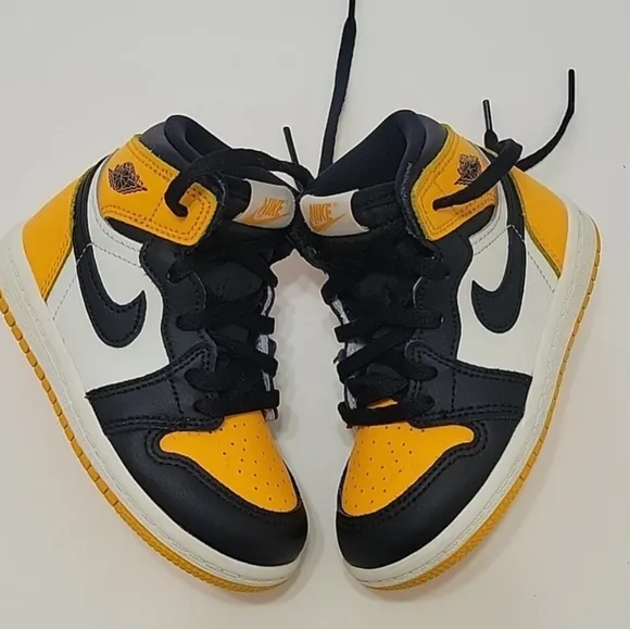 Air Jordan 1 Retro High OG Yellow Toe Sneakers