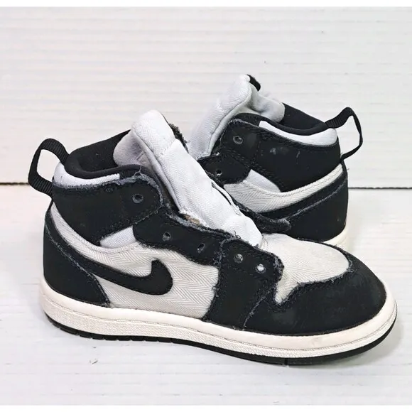 Air Jordan 1 Retro High Pure Platinum Black White 8C 705324-015 Toddler Sneakers