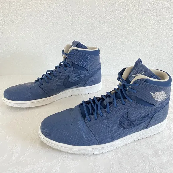 AIR JORDAN 1 RETRO HIGH SNEAKERS NAVY
