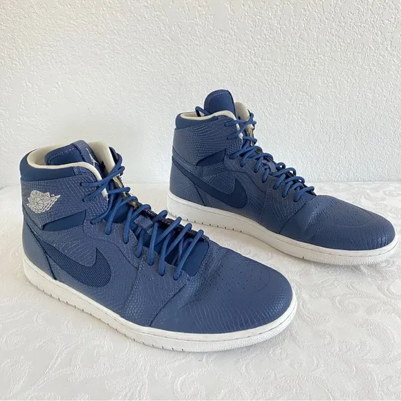 AIR JORDAN 1 RETRO HIGH SNEAKERS NAVY