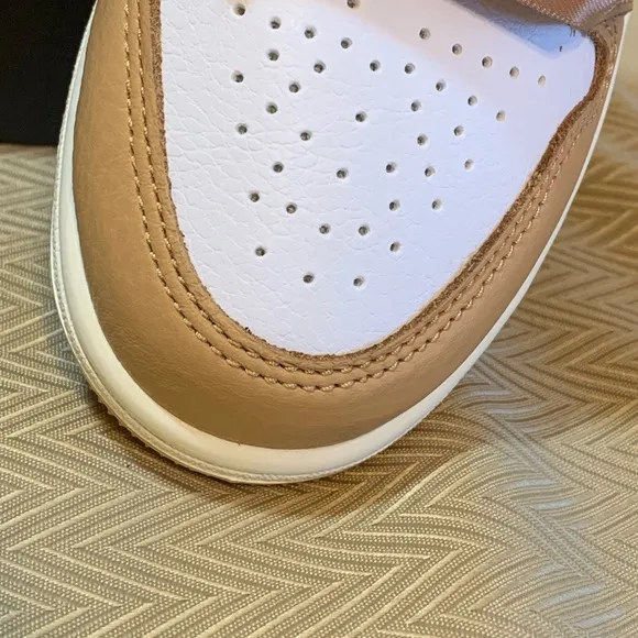 Air Jordan 1 Retro High-Top Sneakers -Praline youth 1.5