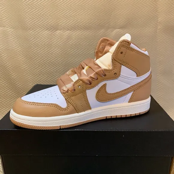 Air Jordan 1 Retro High-Top Sneakers -Praline youth 1.5