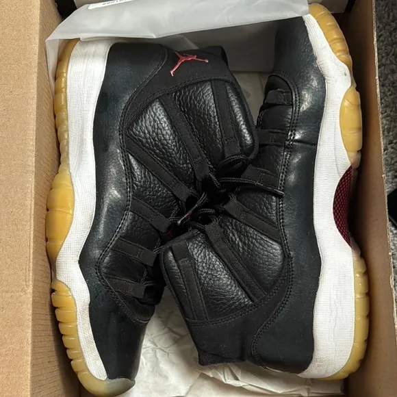 Air Jordan 11 Retro BG Sneakers