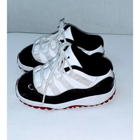 Air Jordan 11 Retro Boys Sneakers