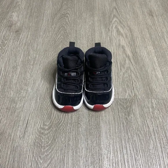 Air Jordan 11 Retro Bred Hi OG TD Shoe Size 4c Black 378040-061 Preowned