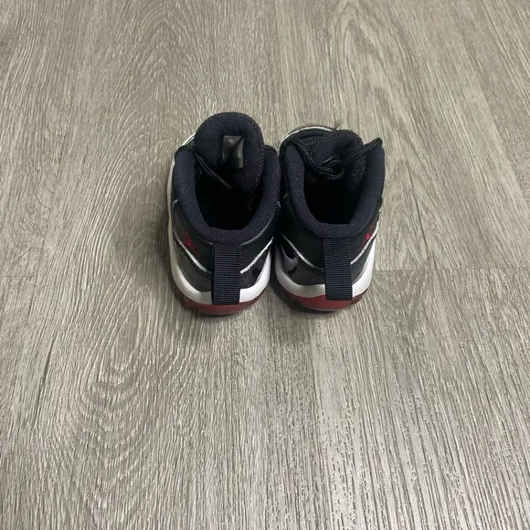 Air Jordan 11 Retro Bred Hi OG TD Shoe Size 4c Black 378040-061 Preowned