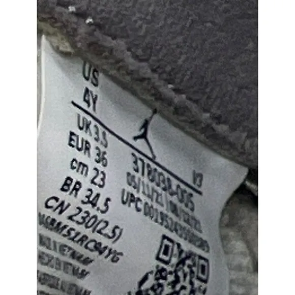 Air Jordan 11 Retro Cool Boys Sneakers 4Y