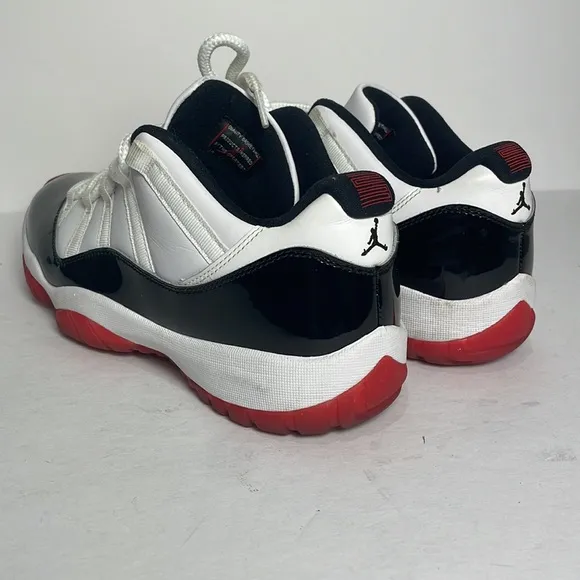 Air Jordan 11 Retro Low Concord Bred Sneakers Size 10