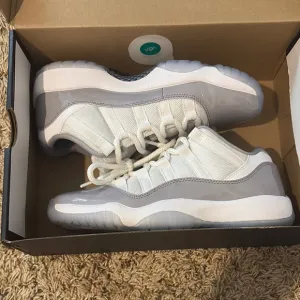 AIR JORDAN 11 RETRO LOW (GS)