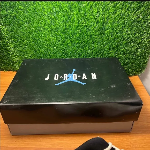 Air Jordan 11 Retro Low Legend Blue