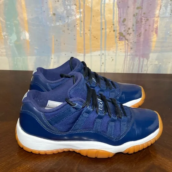 Air Jordan 11 Retro Low Navy Gum 528896-405 Youth size 6Y