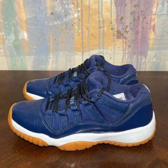 Air Jordan 11 Retro Low Navy Gum 528896-405 Youth size 6Y