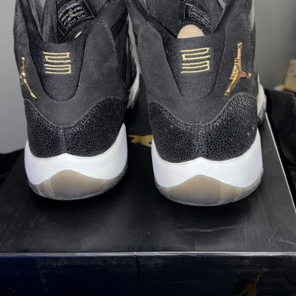 Air Jordan 11 Retro Prem HC - Black/Metallic Gold/White