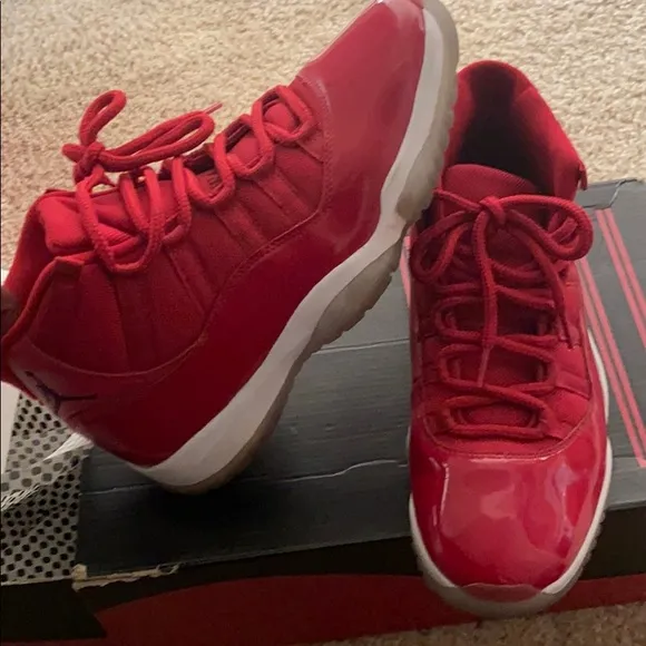 AIR JORDAN 11 RETRO RED 🔥🔥🔥